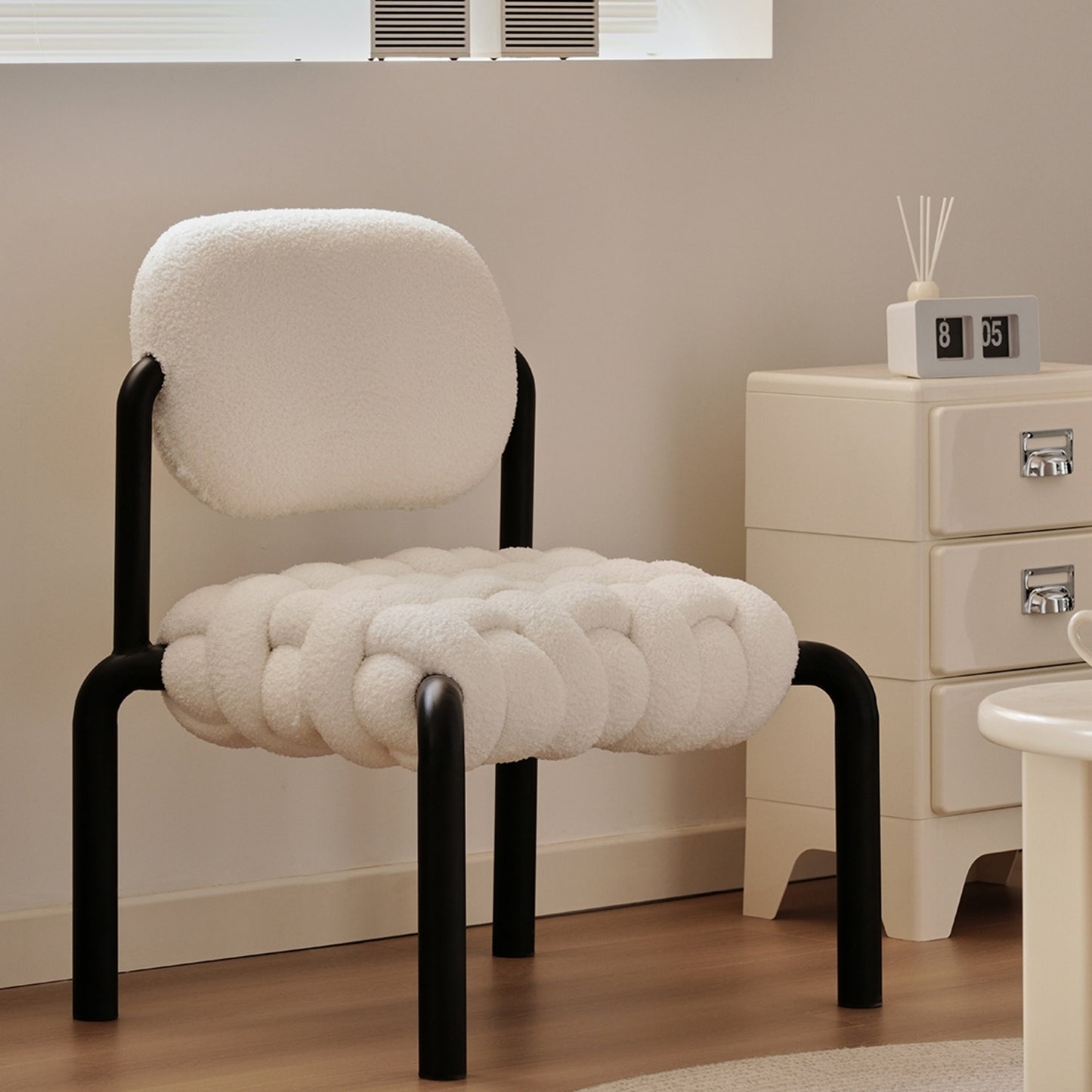 AAF Furniture Luxury Sheep Shaped Accent Armchair for Living Room