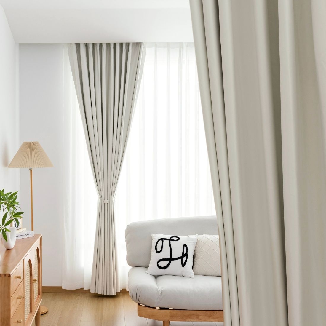 2 Panels 100% Blackout Curtains for Living Room Thermal Insulated Bedroom Darkening Drapes