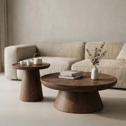 مجموعة طاولات متداخلة موفرة للمساحة من AAF FURNITURE لغرفة المعيشة الحديثة
