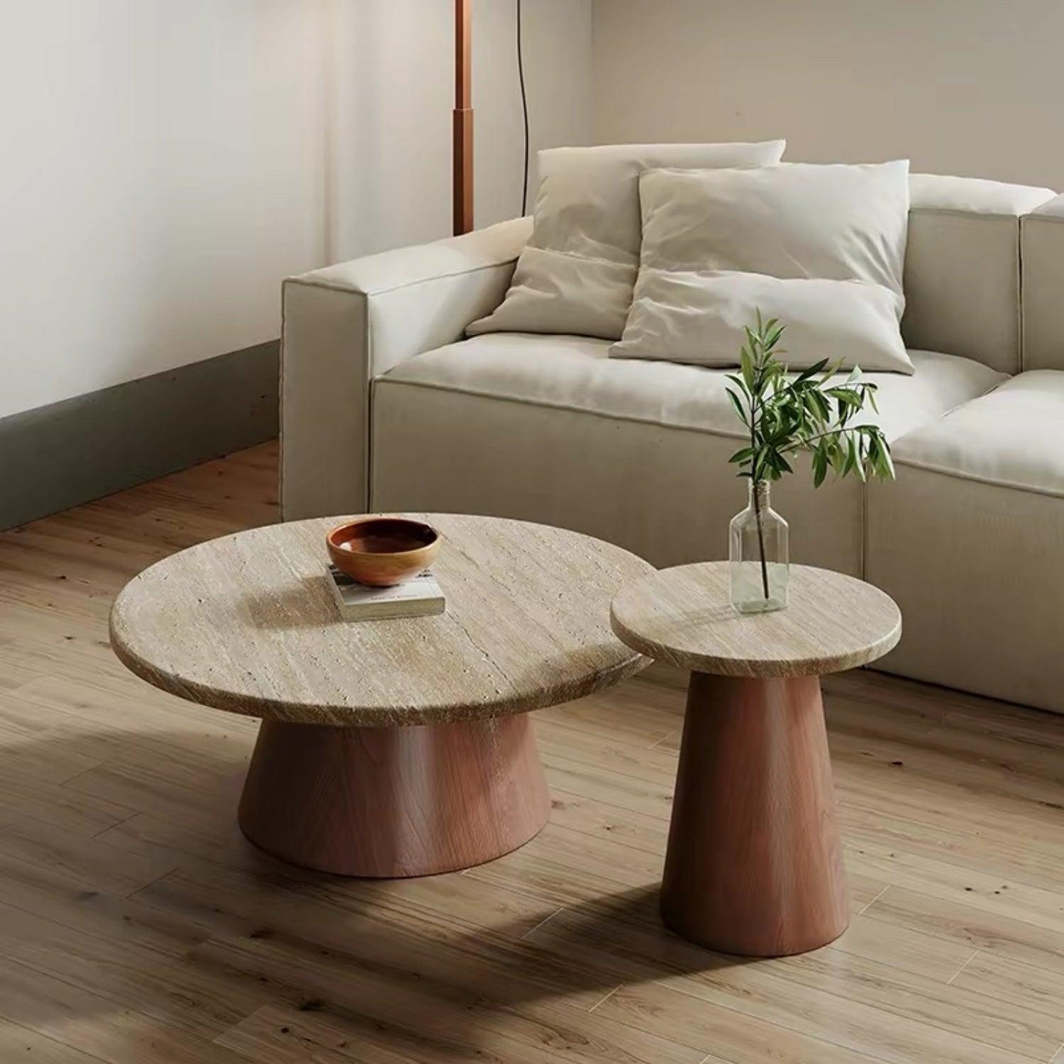 مجموعة طاولات متداخلة موفرة للمساحة من AAF FURNITURE لغرفة المعيشة الحديثة