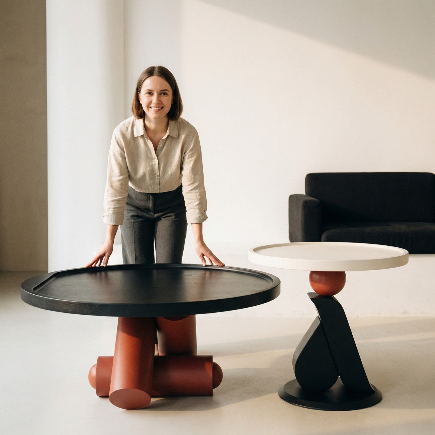 مجموعة طاولات متداخلة موفرة للمساحة من AAF FURNITURE لغرفة المعيشة الحديثة